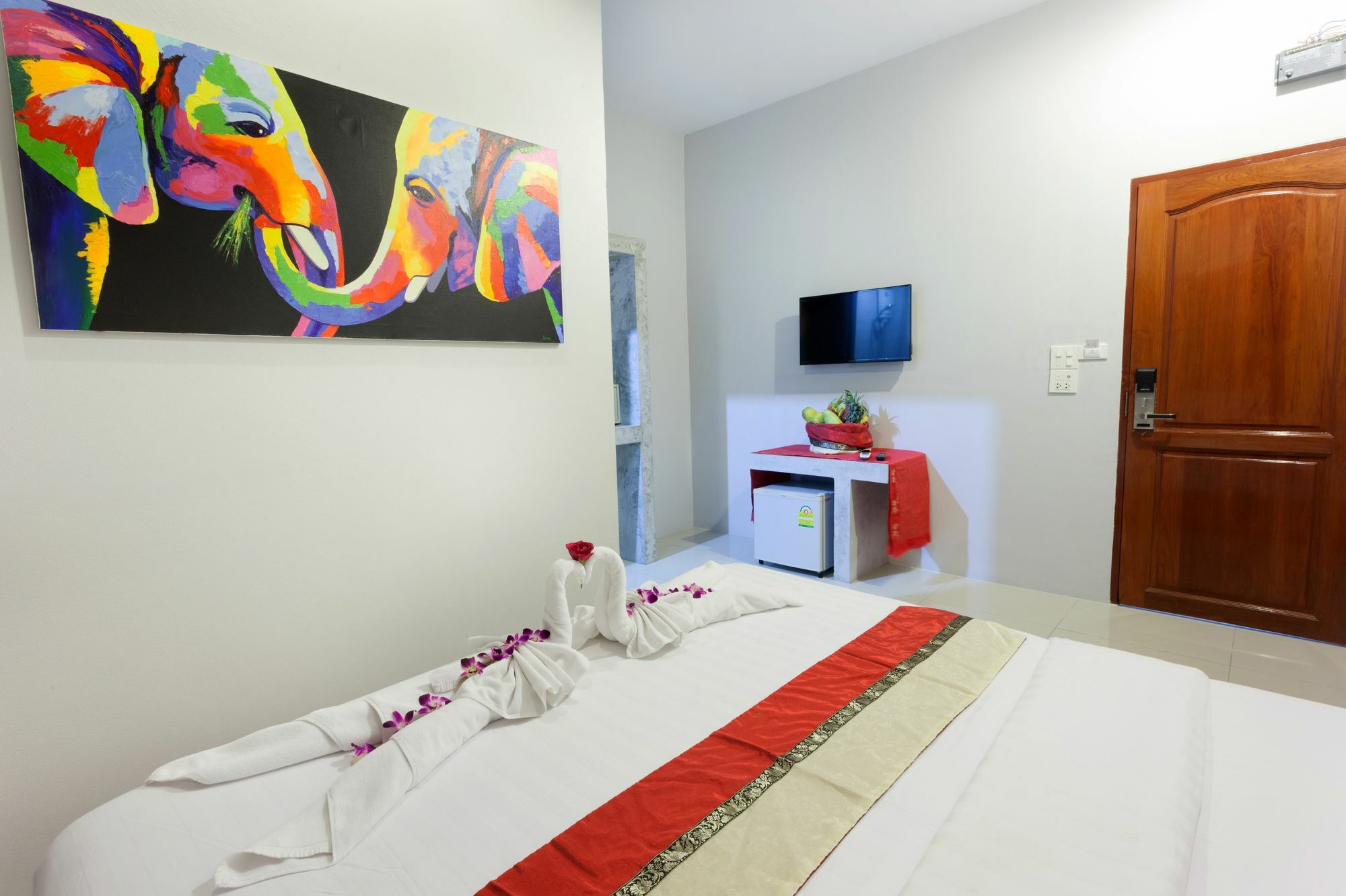 Freedom Hotel Patong Екстериор снимка