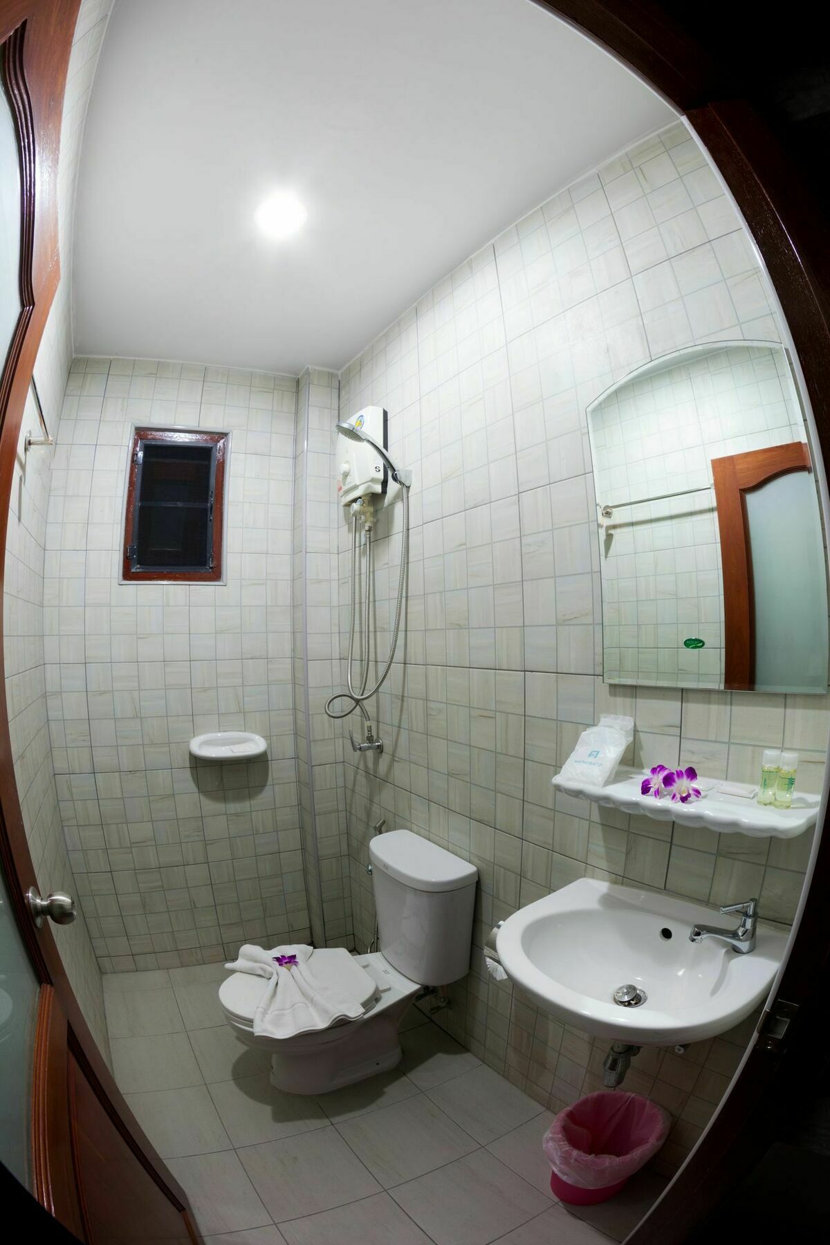 Freedom Hotel Patong Екстериор снимка