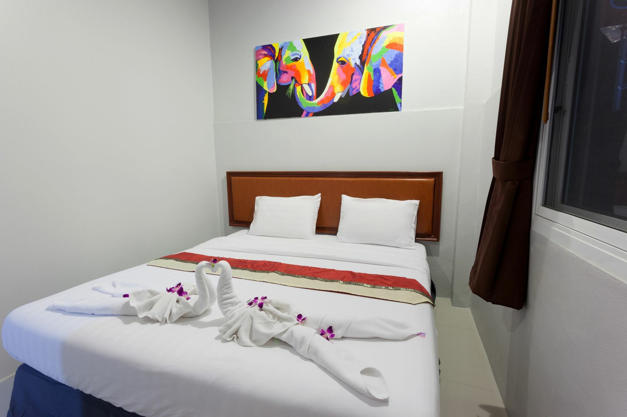 Freedom Hotel Patong Екстериор снимка