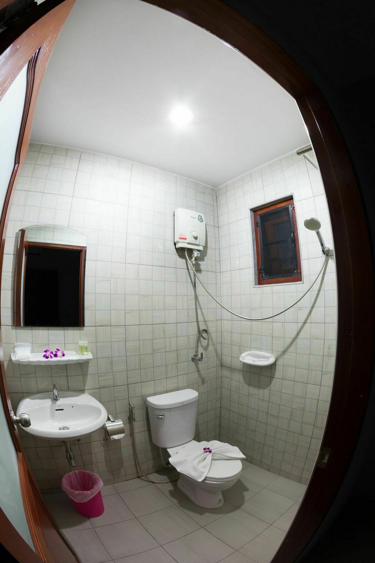 Freedom Hotel Patong Екстериор снимка