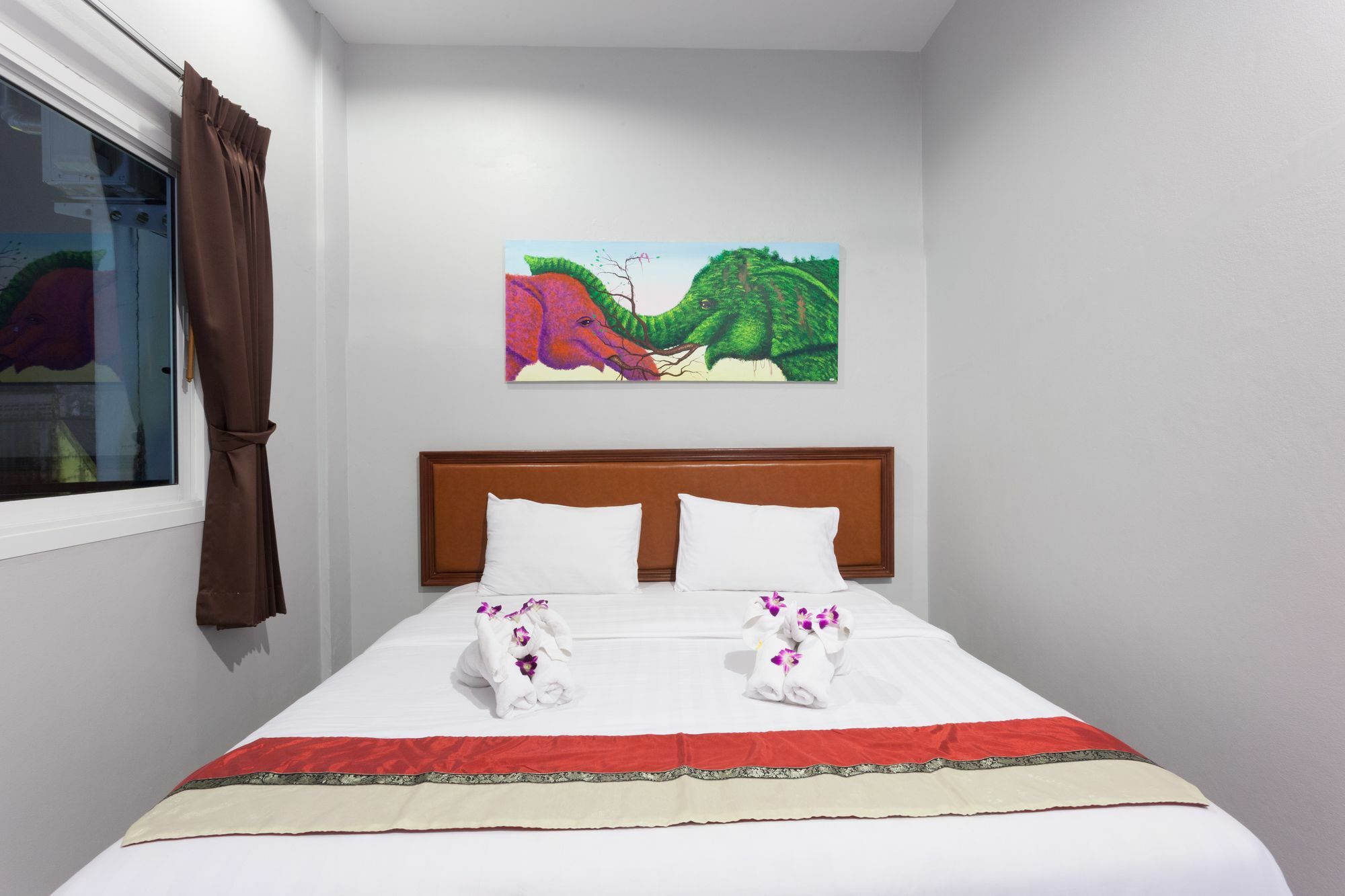 Freedom Hotel Patong Екстериор снимка